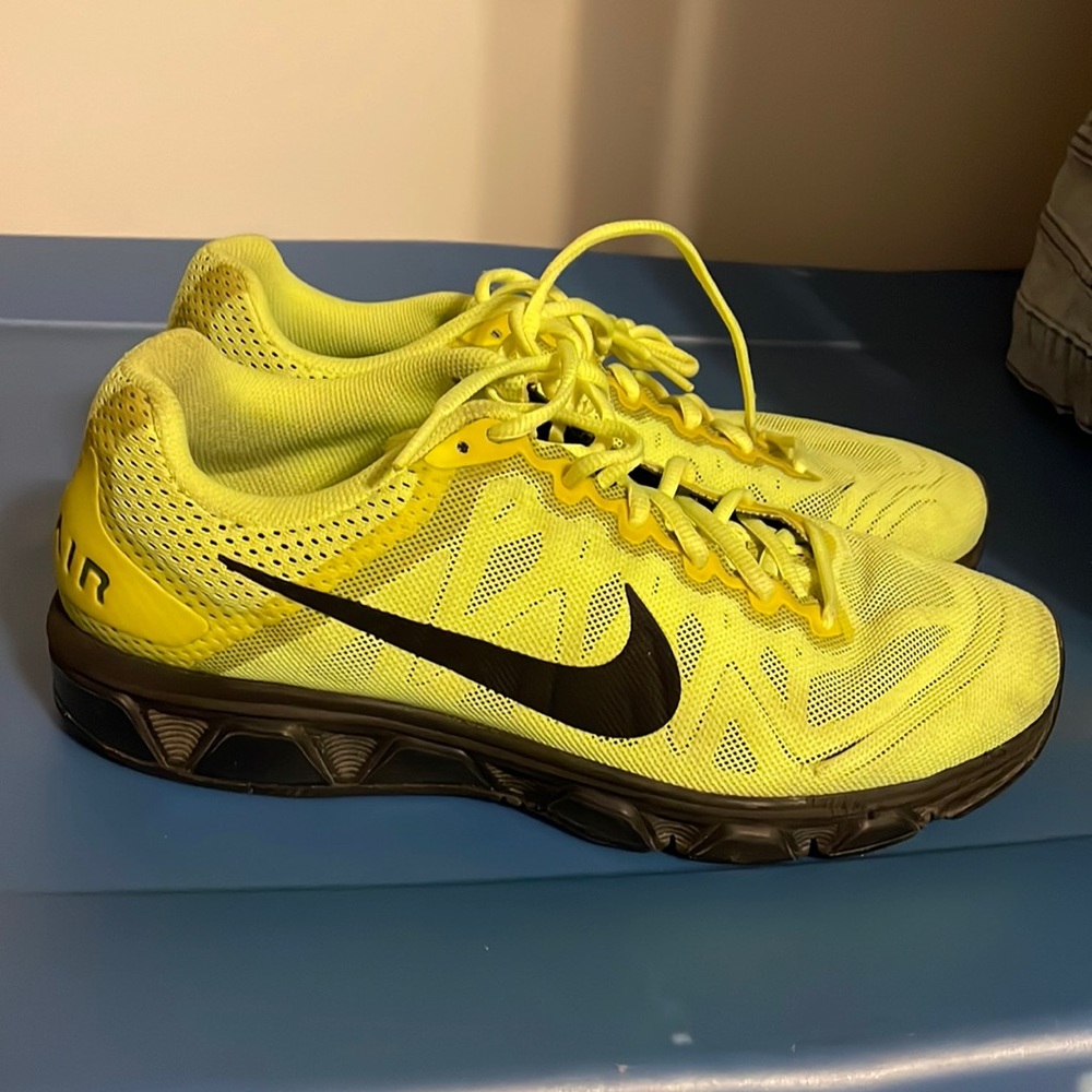 Gym shoes